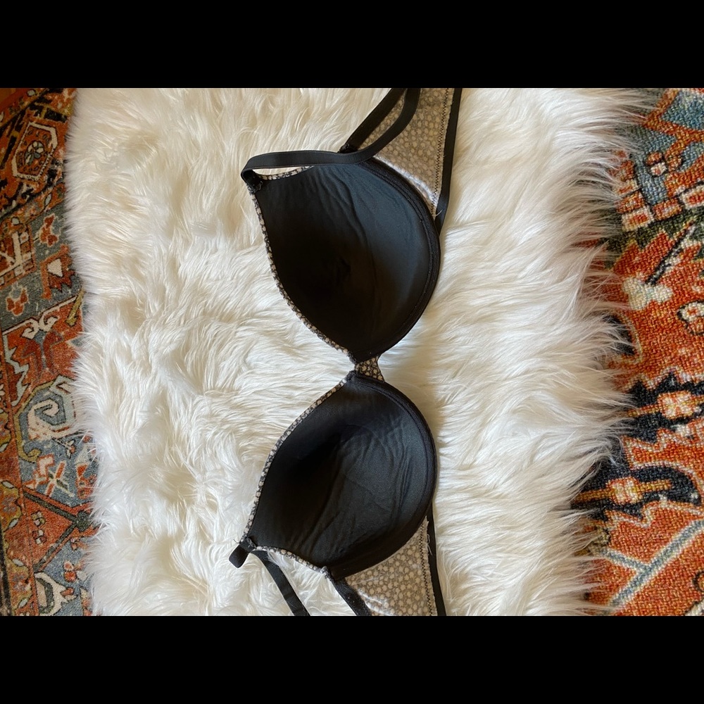 Two 36D Bras - Picture 12 of 13
